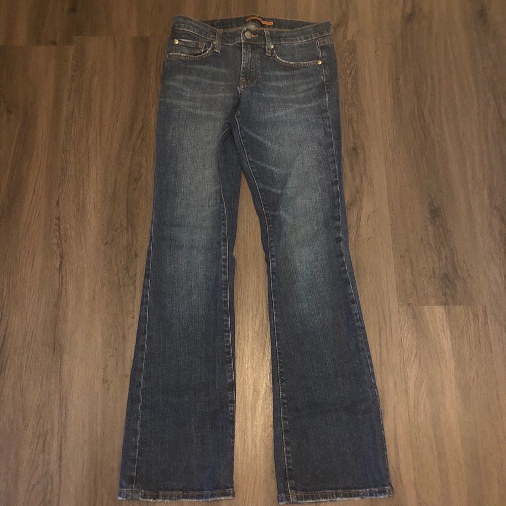Vigoss brand jeans. Flare leg style. Size 7/8.